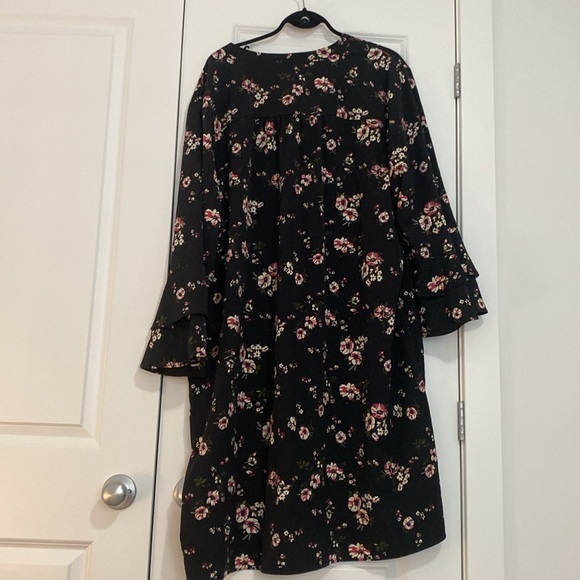 Black flower dress. Plus size Lily Morgan US 3x. - Picture 4 of 4